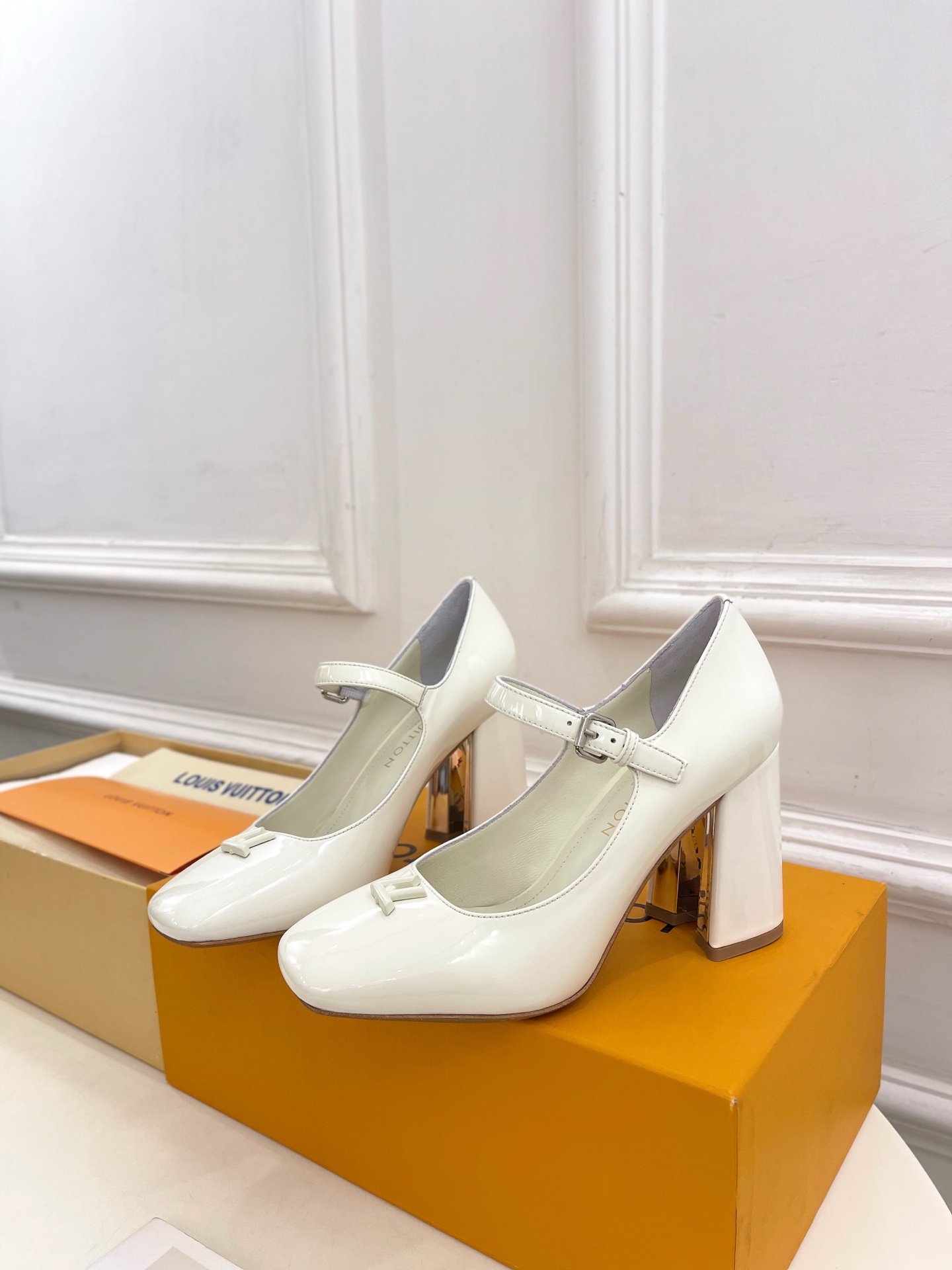 Women's high heels